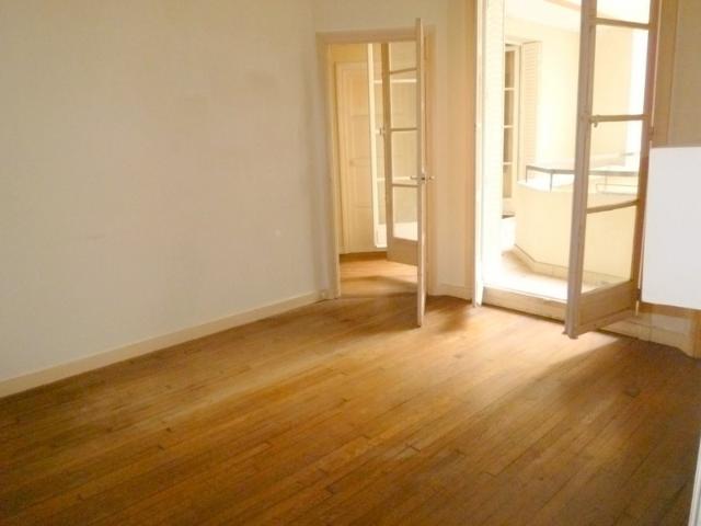 CORENTIN CELTON, PORTE DE VERSAILLES, limite Paris 15éme, en étage élevé, un magnifique appartement familial de 7 pièces de 120 m2