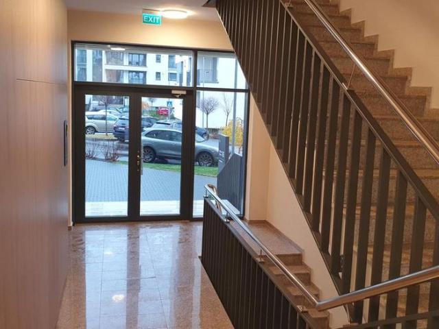 Coresi, 2 camere, mobilat, parcare, 450 euro