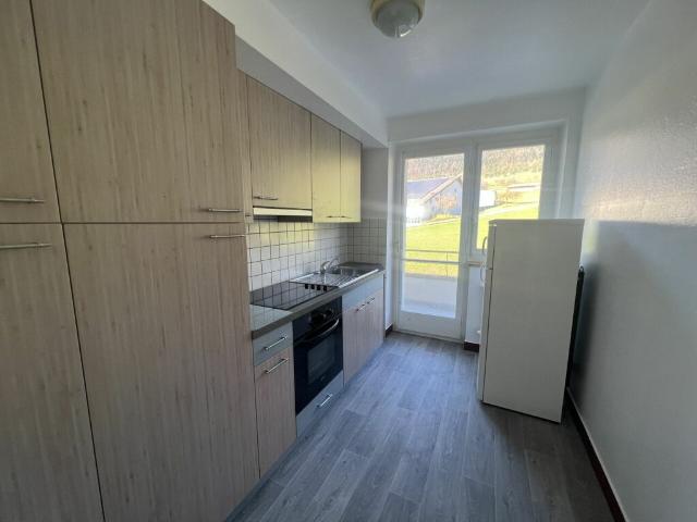 Corgémont, joli appartement de 3 pièces au 1er étage avec balcon
