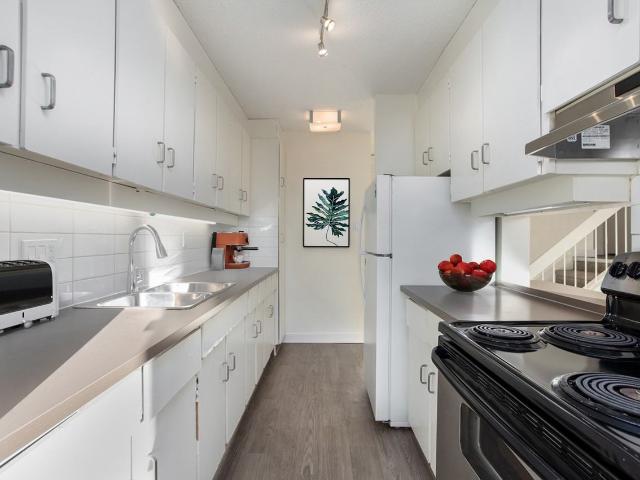 Corian Apartments 3 Bedroom Home for Rent at 2378 2378 Millbourne Rd. W, Edmonton, AB T6K 3B4 Tweddle Place