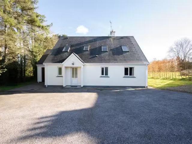 Cork Road, Carrigaline, Cork, P43 HE39