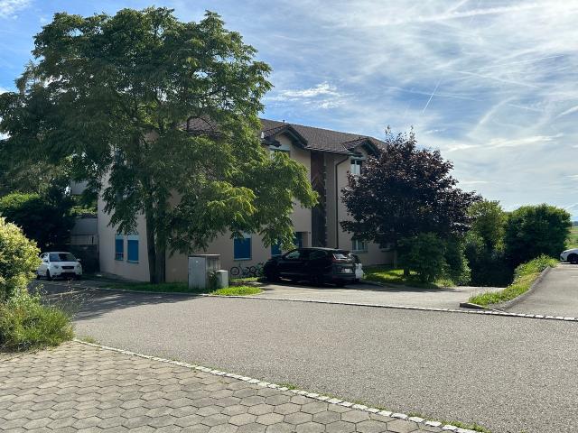 CORMÉROD – 2 geräumige Appartements 4,5 und 5,5 Zimmer mit Balkon oder Garten