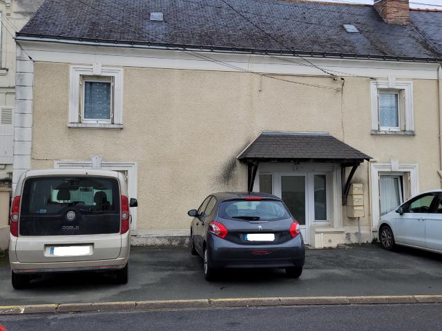CORNE proche centre bourg: T2 de 58 m2