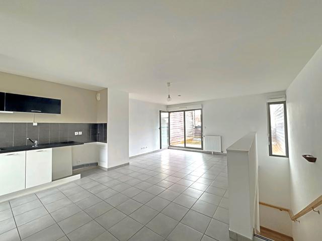 CORNEBARRIEU APPARTEMENT T3 avec terrasse et places de parking