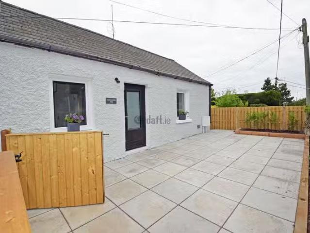 Cornelscourt Cottages, Cornelscourt, Dublin 18 is for rent
