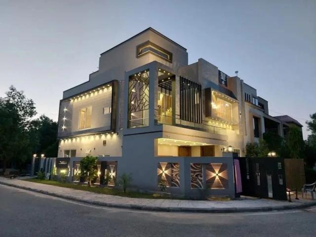 Corner 10 marla brand new luxury house for sale lahore bahria town id 99382