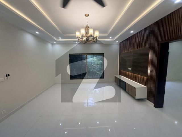 Corner 10 Marla House Available For Sale A Plus Construction Bahria Enclave Sector C1