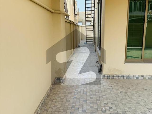 Corner 10 Marla House For Grabs In DHA Defence Askari 3