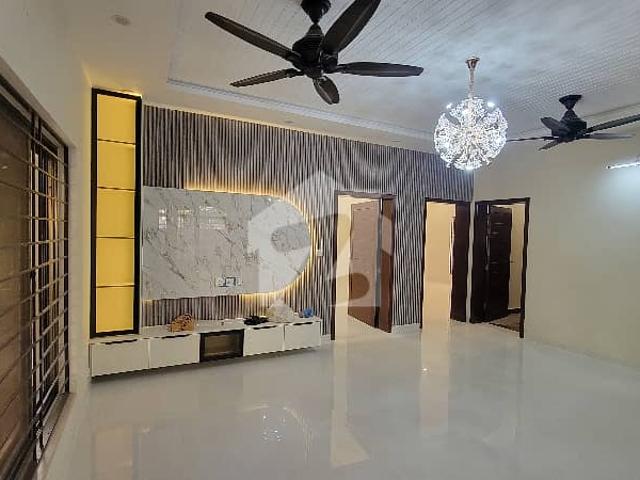 Corner 10 Marla House For Sale