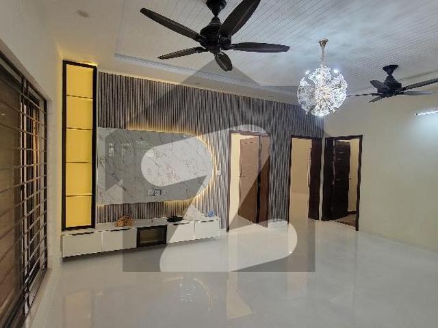 Corner 10 Marla House For Sale Bahria Enclave Sector C1