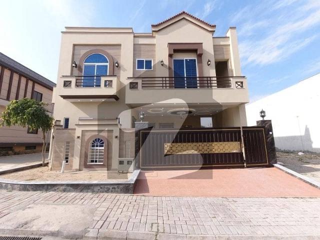 Corner 10 Marla House In Top City 1 Block A Is Available For sale