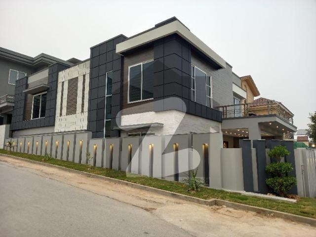 Corner 15 mrla House for rent brand new Bahria Town Phase 7