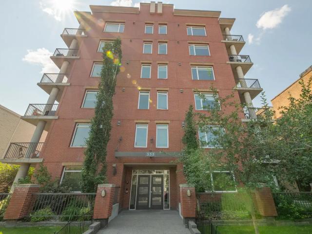 Corner 1 Bedroom with Downtown Views