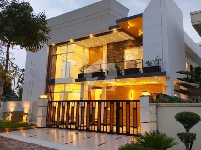 Corner 1 Kanal House For Sale In Top City 1