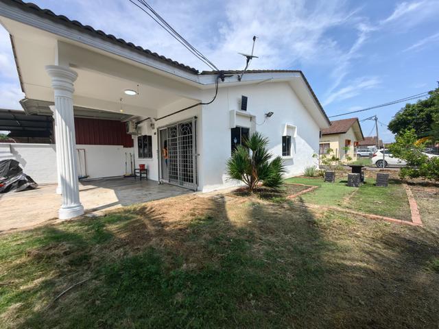 Corner 1 storey terrace house Taman Seri Telok Mas