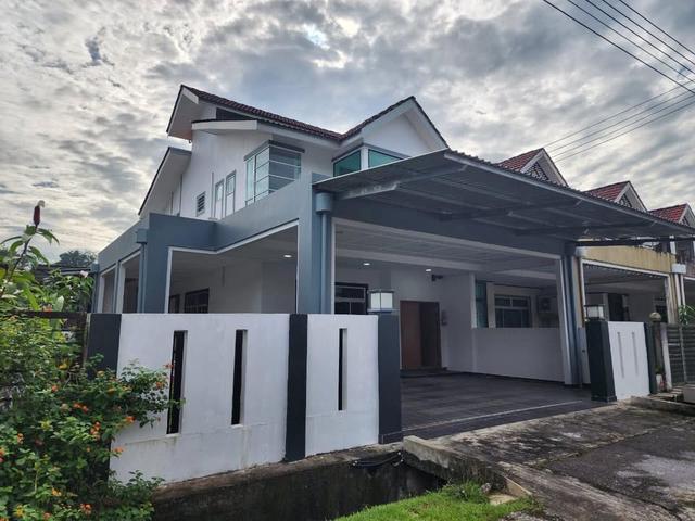Corner 2 Tingkat Tmn Hillside Batu 10 Kota Padawan