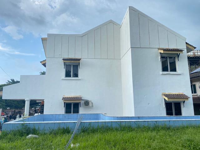 Corner 2 STOREY HOUSE with Big Land 3300 SQFT
