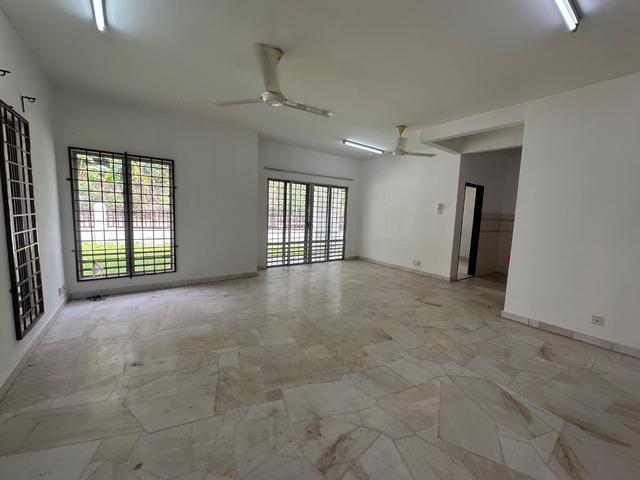 CORNER 2 STOREY TERRACE 24x75 IN PINGGIRAN USJ 1 ShAH ALAM
