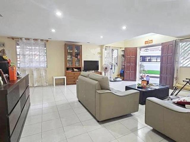 Corner 2 sty House Damai Perdana Cheras Freehold Super Cheap
