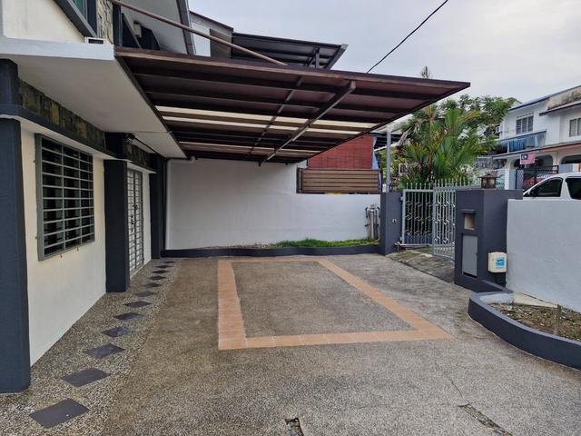 Corner 2 Sty House Taman Bukit Serdang Freehold Reno Super Cheap