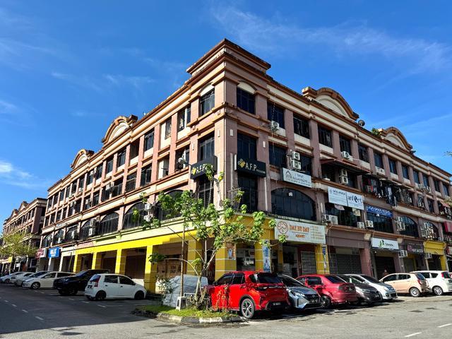CORNER Level 3A Apartment MJC