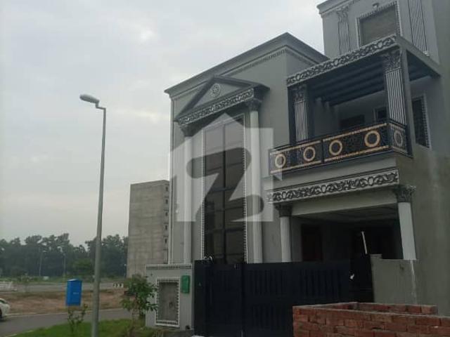 Corner! 5.5 Marla House For Sale Bahria Orchard Lahore