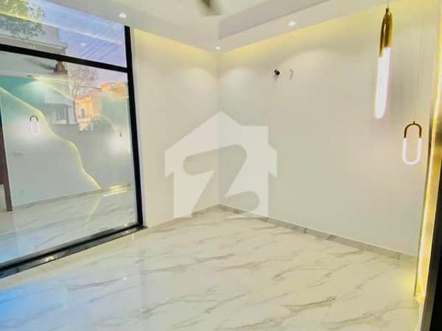 Corner 5 marla brand new house for sale in valencia town lahore