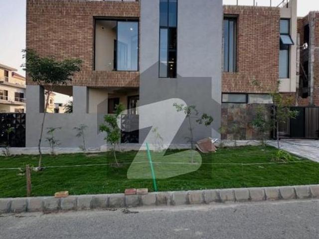 Corner 5 Marla Designer House for Sale in FMC Faisal Margalla City