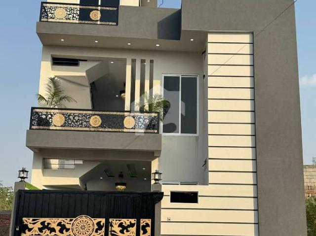 Corner 5 marla newly constructed house for sale