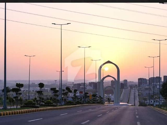 Corner 8 Marla Commercial Crown Jewel Of Main DHA Express Way: 280 Feet Plot For Sale
