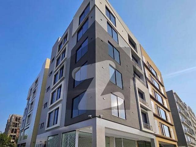 Corner commercial shop for rent hot location