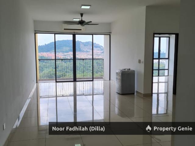 Corner and Spacious Unit Oasis 1 Condominium Mutiara Heights