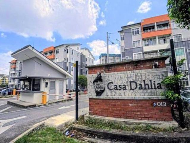 corner apartment casa dahlia salak tinggi freehold