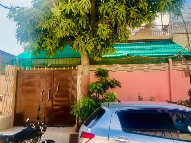 Corner Banglow 120 yds double story near luckyone mall Karachi Federal B Area ID 02442