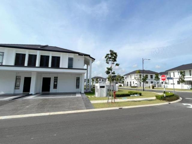 [ Corner Besar 55x90 Freehold 2 storey NEW Facing Garden !] NILAI