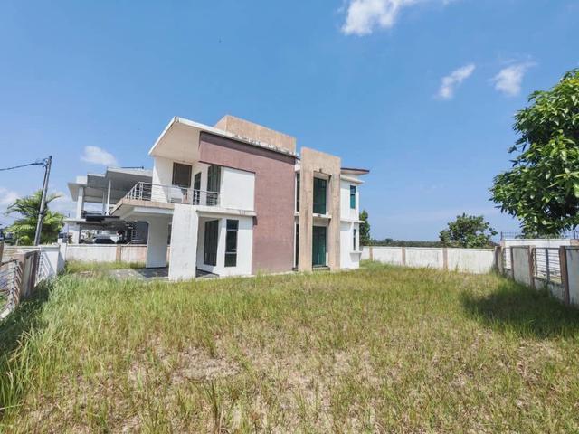 CORNER BIG LAND Vista Kirana Ayer Keroh Gated 2Storey SemiD 5479sqft