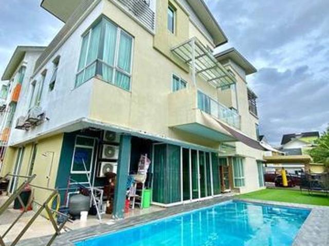 Corner Bungalow70x120 6bed 6BathWith Swimming Pool Salak Tinggi