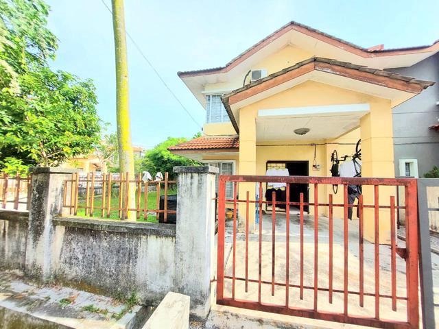 CORNER GUARDED FREEHOLD 2061ft Semi D House Bukit Mahkota Bangi