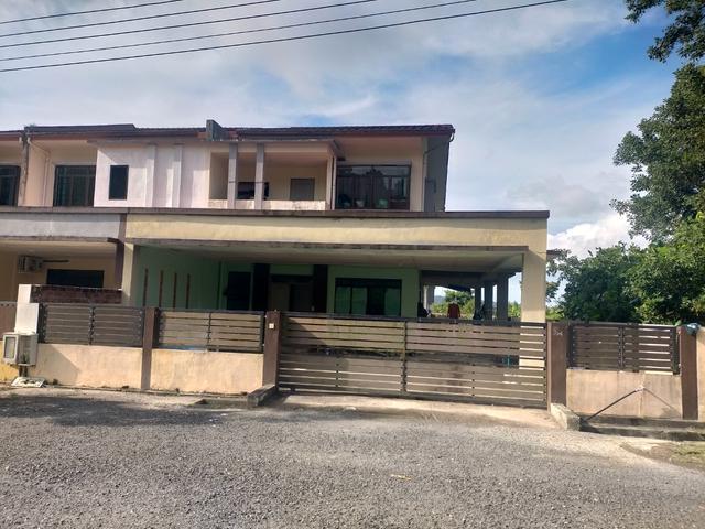 Corner double storey terr