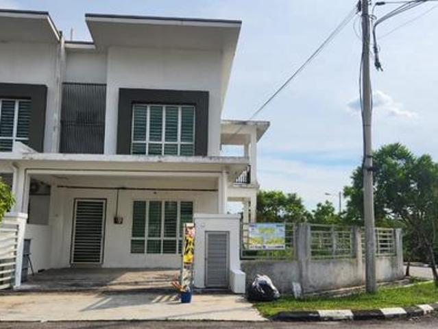 Corner Double Storey Terrace Taman Pelangi Semenyih 2