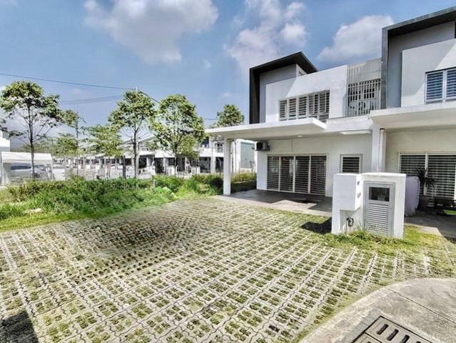 Corner double storey casa green cybersouth