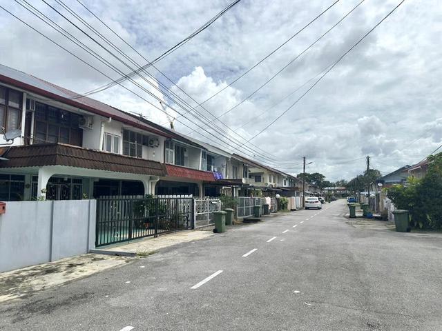 CORNER Double Storey ROCK ROAD