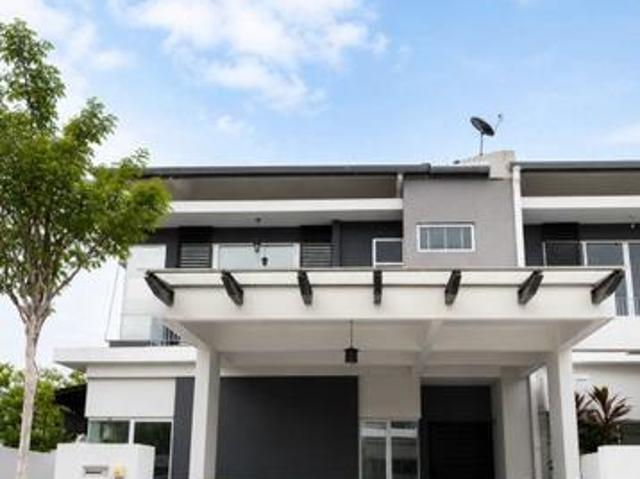 Corner Double Storey Superlink Redup