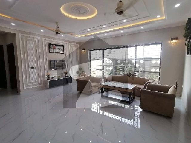 Corner DHA Phase 1 Sector Q 28 Marla House Up For sale