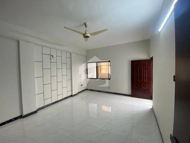Corner Elegant Office/ Flat Prime Location Sangam Market I 8/3