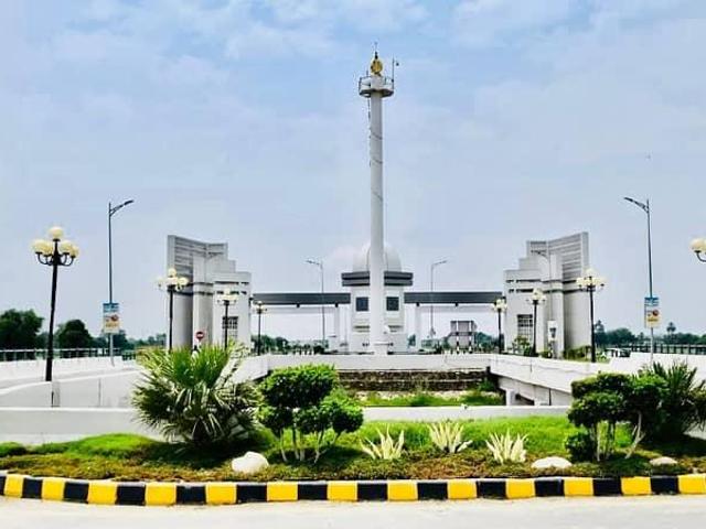 Corner extra land plot located on 150ft road walking in Pakistan | Clasf real estate