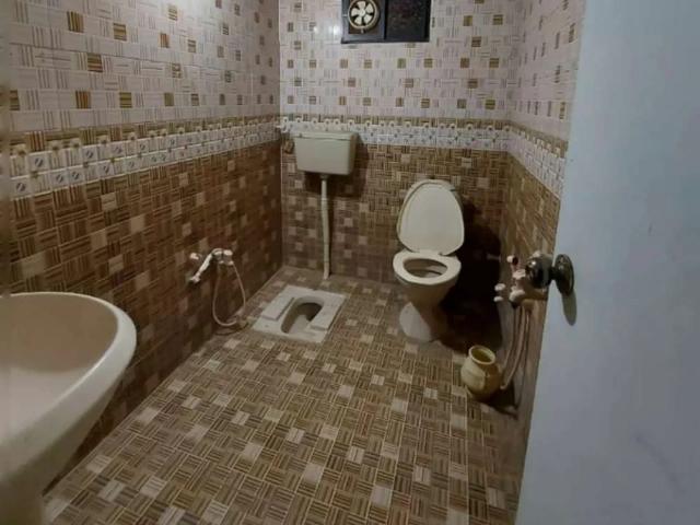 Corner flat 3 bed d/ opposite baitul mukkarm masjid Gulshan blk 13a Karachi Gulshan E Iqbal Block 13 ID 08904