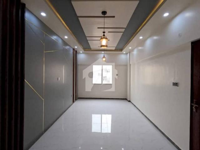 Corner Flat For Sale In Block 13 Johar 3 Bed DD, Park Facing, Leased, West Open