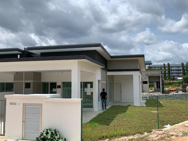 CORNER Freehold 0 DOWNPAYMENT ALL LEGAL FEES FREE 5min Mantin Town