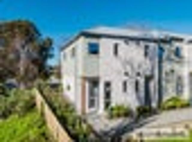 Corner House 2 BR New Mangere East!